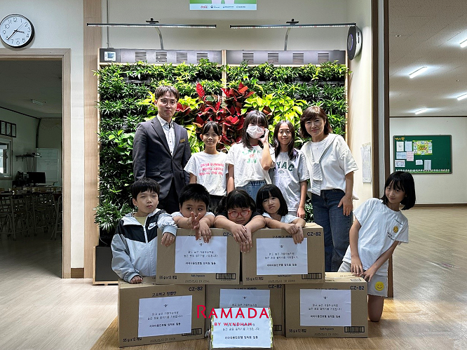 라마다용인호텔, 지역주민 초청행사 '따뜻한 식사 대접'…지역사회와의 유대 강화