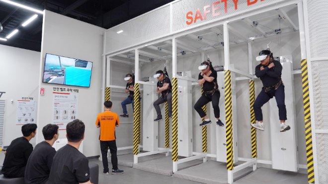 LG전자, 안전체험센터 ‘세이프티온’ 오픈. 로봇·VR로 안전 교육 진행