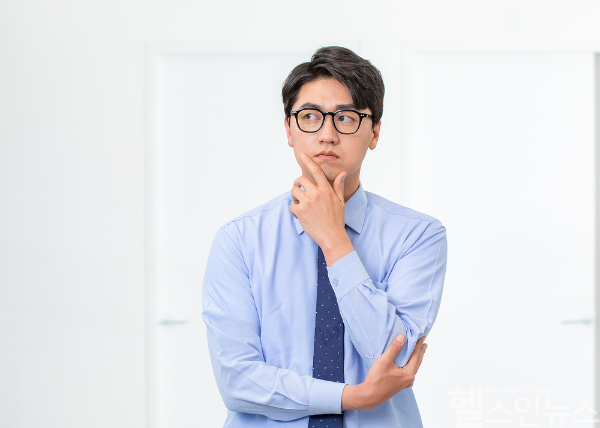 치질(痔疾)은 치핵, 치루, 치열 등 치질환을 통틀어 말하며, 일반적으로 말하는 치질의 정확한 명칭은 치핵을 의미한다. (클립아트코리아)