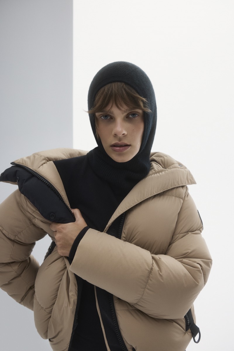 아웃도어 활동부터 일상까지 다양하게 활용가능한 레이어링 스타일을 선보였다. (캐나다구스 제공)