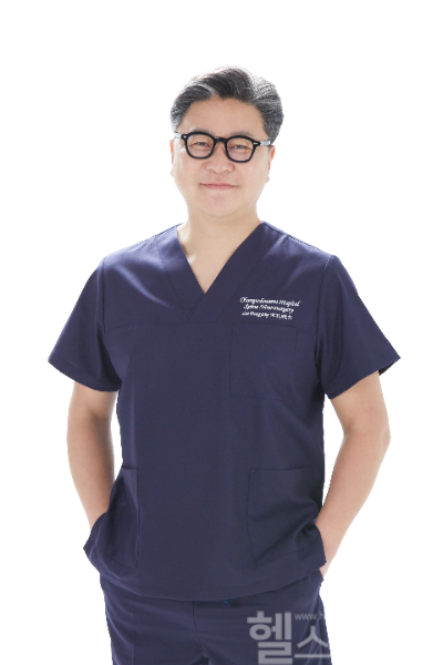 이동엽 참포도나무병원 원장(신경외과 전문의)