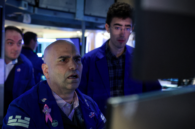 뉴욕증권거래소(NYSE) 트레이더들이 일하는 모숩. 사진=연합뉴스