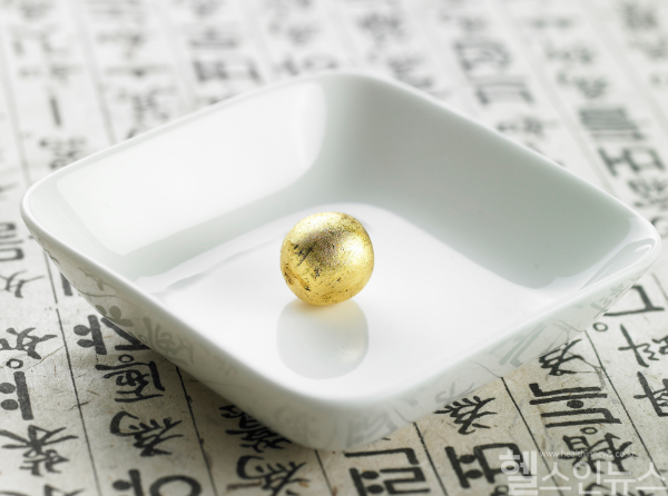 얼마 남지 않은 수능을 앞두고 공진단, 청심환 무작정 복용했다간 낭패볼 수 있어... 한의사의 정확한 진단과 처방 선행돼야 (클립아트코리아)