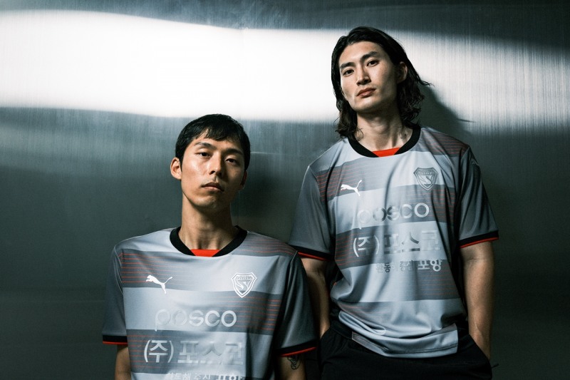 이번 컬렉션은 'HOTTER THE FIRE, STRONGER THE STEEL WE ARE STEELERS'이라는 슬로건을 가지고 있다. (푸마 제공)