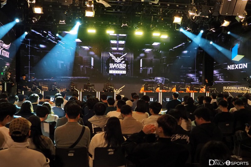 많은 팬들이 경기장을 찾아 새로운 시즌의 시작과 함께했다.