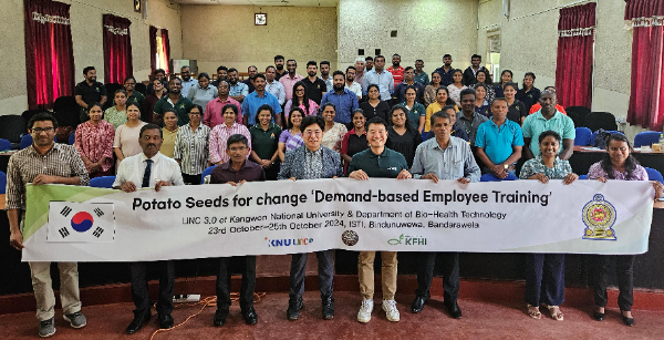 희망친구 기아대책은 강원대학교와 스리랑카에 감자 신규 품종을 도입하고 3일간 관련 종사자 교육을 실시했다.