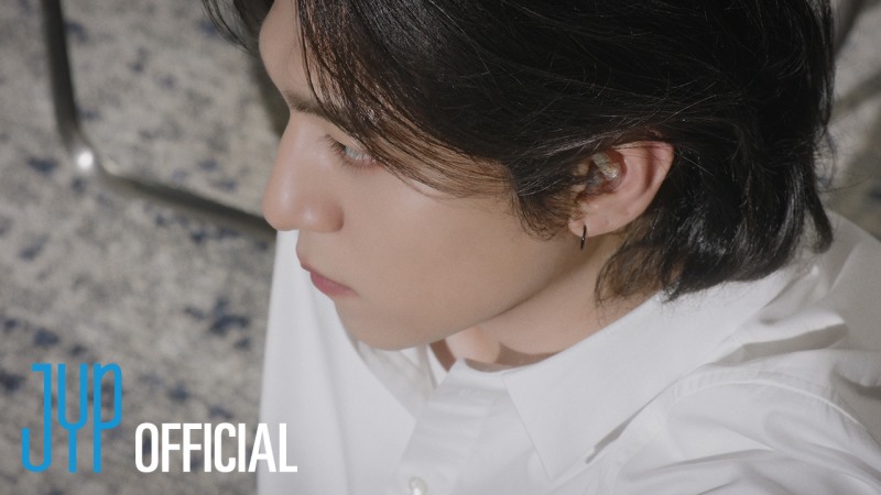 DAY6 성진, 가을 감성 적시는 명품 보이스…첫 솔로 정규 앨범 '30' 라이브 앨범 샘플러 공개