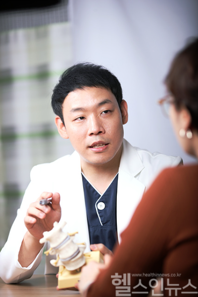 이동욱 우신향병원 신경외과 원장