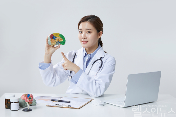 즉각적인 대응이 중요한 뇌졸중, 의심 증상 있다면 바로 병원 방문하고 골든타임 내 치료 이뤄져야 (클립아트코리아)