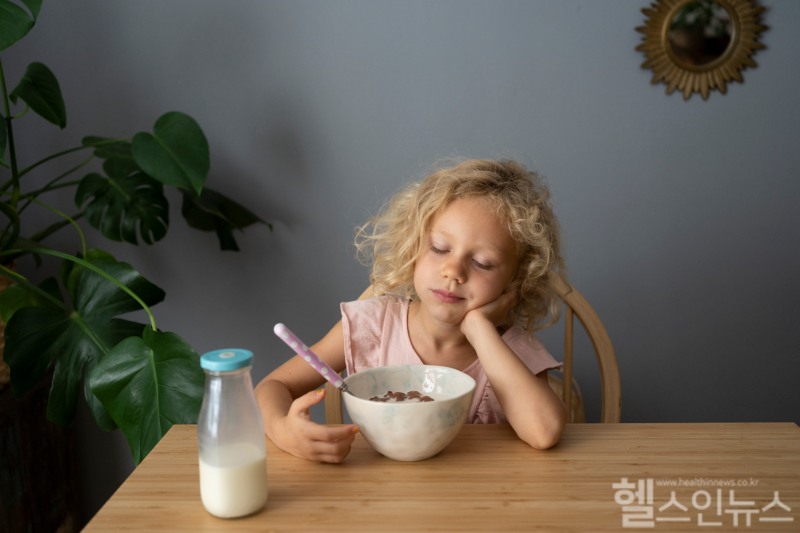 아침마다 피곤하고 점심시간 전에 급격한 배고픔을 느낀다면 아침 식사를 점검해 보자. (클립아트코리아)