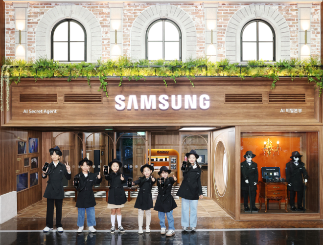 서울 잠실에 위치한 '키자니아 서울'의 'AI 비밀 본부 체험관'에서 어린이 관람객들이 체험에 참여하고 있다. ⓒ삼성전자