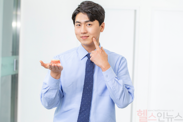 치주질환과 발기부전은 생각보다 밀접한 연관을 갖고 있어 주의가 요구된다. 이 외에도 갱년기나 심리적 문제 등이 원인이 될 수 있으므로 의심 증상이 있다면 정확한 검사를 받아보는 게 좋다. (클립아트코리아)