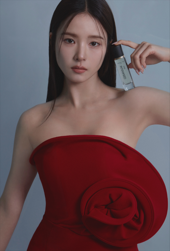 메종 21G, 브랜드 뮤즈로 배우 신세경 발탁...‘제라늄 젬’ 출시