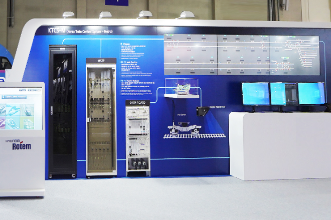 현대로템은 민간투자사업자인 서부광역메트로가 발주한 대장홍대선 철도 신호시스템사업을 수주했다고 6일 밝혔다. 사진은 ‘2023 부산국제철도기술산업전’에 전시된 현대로템의 KTCS-M 설비. (사진 = 현대로템 제공)