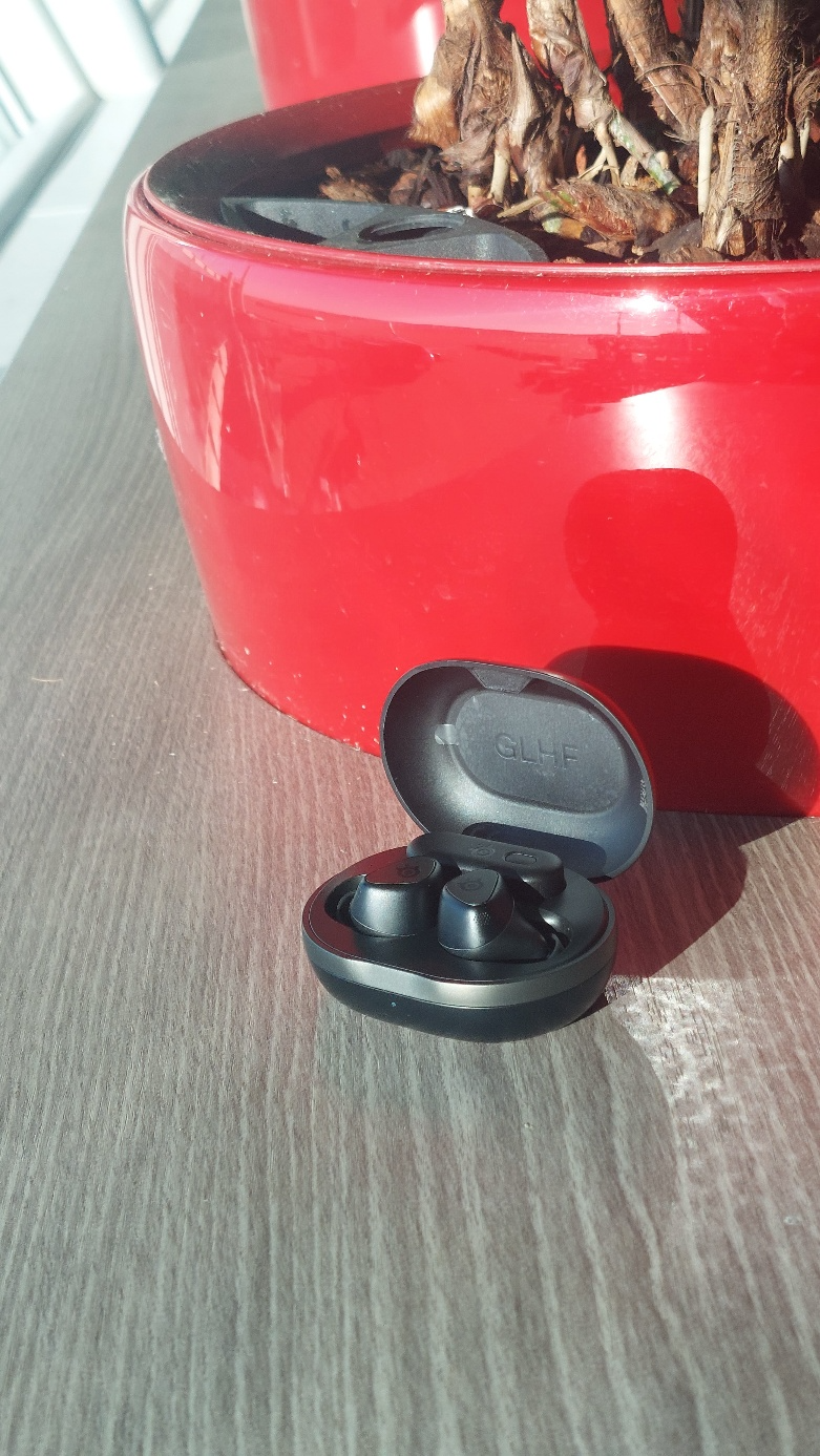 스틸시리즈의 무선 게이밍 이어폰 신제품 '아크티스 게임버즈'.