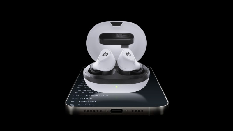 '아크티스 게임버즈' 화이트 모델의 모습. PS5와 특히 잘 어울리는 디자인을 하고 있다(사진 제공=스틸시리즈.