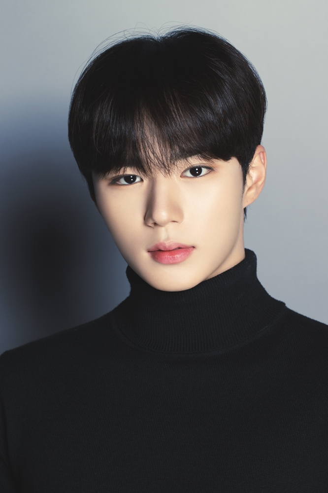 위아이 김준서, 드라마 ‘비밀사이’ 캐스팅…데뷔 첫 연기 도전