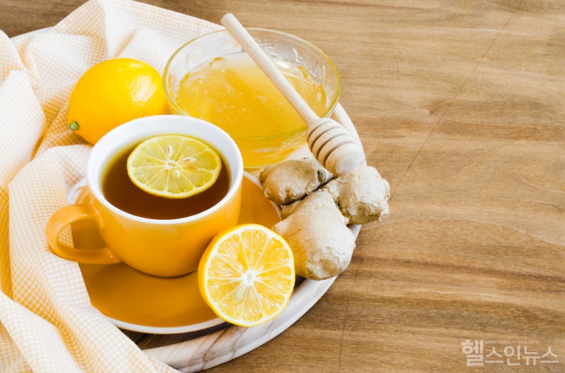 꿀과 생강은 기침 완화에 도움을 준다. (클립아트코리아)