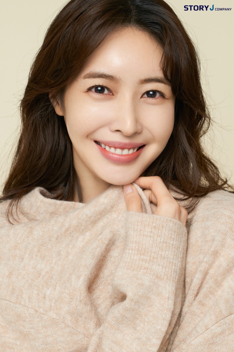 왕지혜, 스토리제이컴퍼니와 재계약…‘두터운 신뢰’