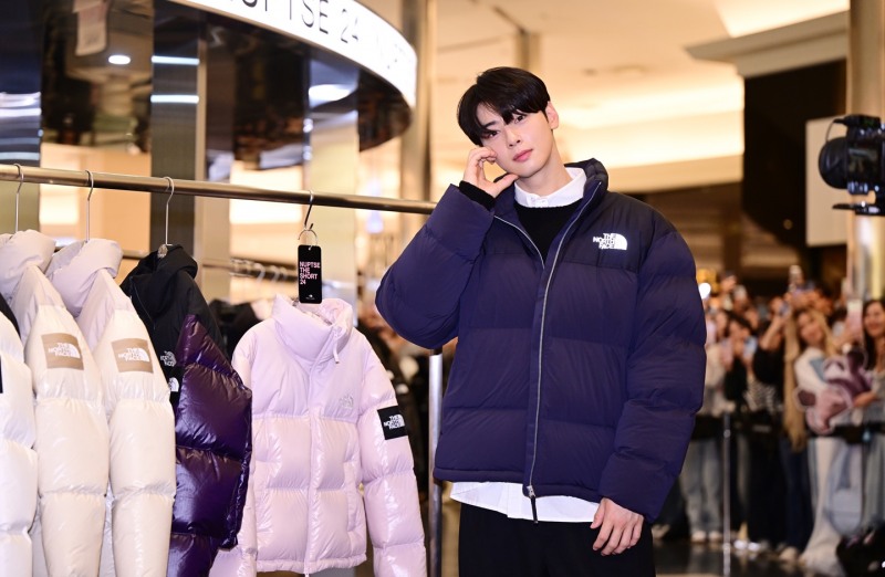 ‘클라우드 눕시 다운 재킷’을 착용한 노스페이스 홍보대사 차은우 (노스페이스 제공)