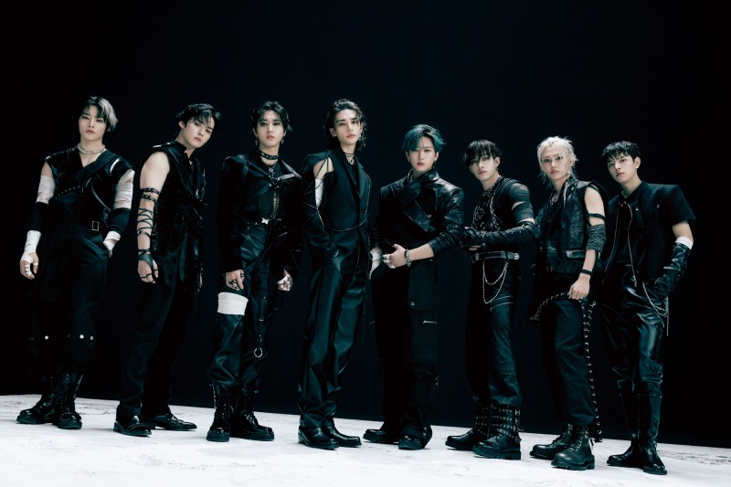 스트레이 키즈, 일본 새 앨범 ‘GIANT’ 발매 기념 대대적 컴백 프로모션…압도적 현지 인기 입증