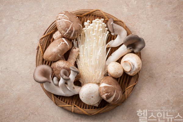 최근 SNS에서 뜨겁게 유행하고 있는 버섯커피. 하지만 많은 전문가들은 아직 연구가 더 필요한 상황임을 지적하고 있어 주의가 요구된다. (클립아트코리아)