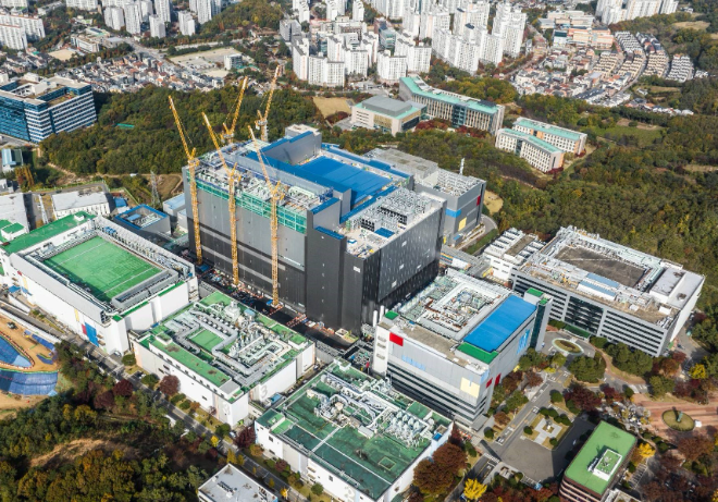 삼성전자는 18일 기흥캠퍼스에서 차세대 반도체 R&D단지 ‘New Research & Development – K’(이하 NRD-K) 설비 반입식을 개최했다고 밝혔다. 사진은 삼성전자 기흥캠퍼스 NRD-K 전경사진. (사진 = 삼성전자 제공)