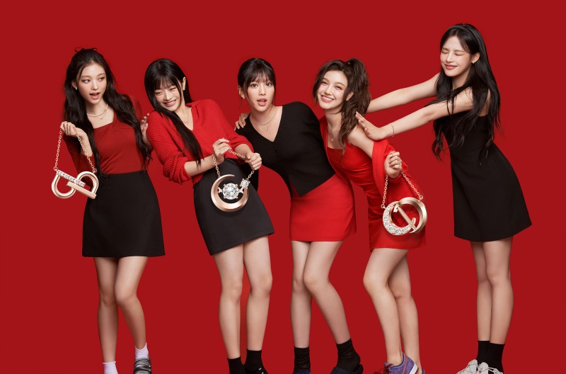 스톤헨지, 홀리데이다이아 출시