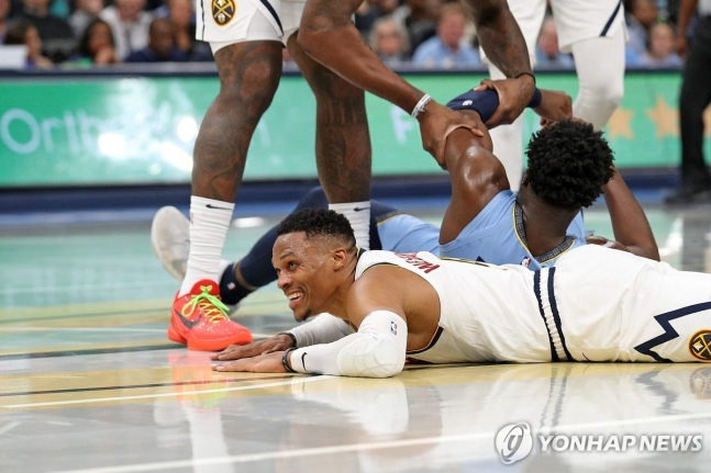 기뻐하는 러셀 웨스트브룩