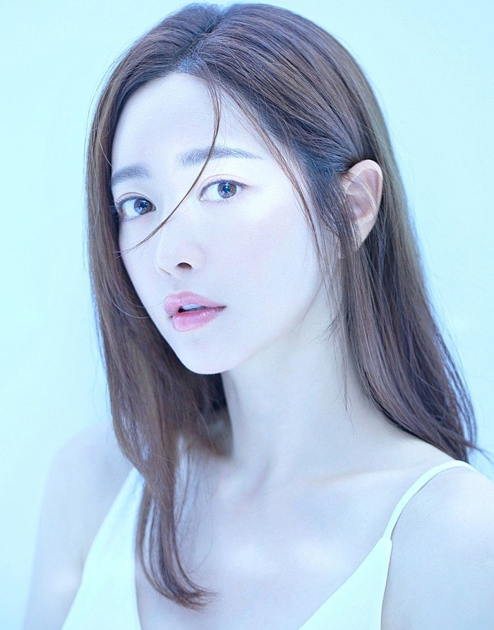 홍수아, BT엔터테인먼트와 전속계약 체결…새롭게 선보일 행보에 기대 만발