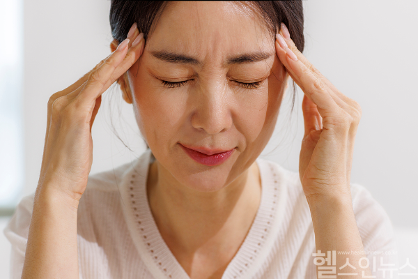 머릿속 시한폭탄과 같다는 뇌동맥류. 터지면 치명률이 높은 건 물론 후유증 양상도 다양해 무엇보다 신속하고 빠른 대처가 필수적이다. (클립아트코리아)