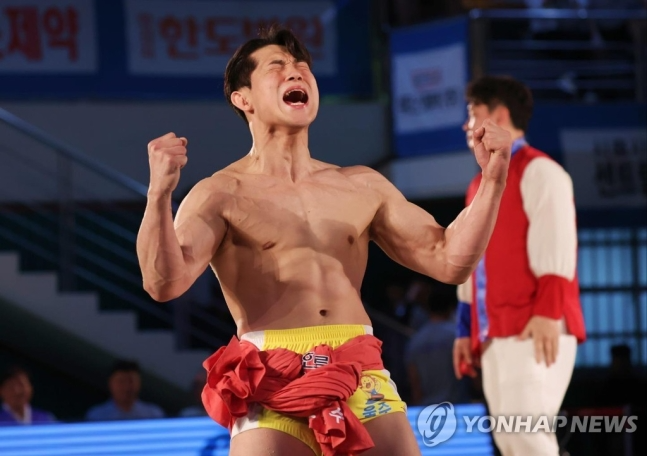 노범수가 20일 충북 보은군 보은국민체육센터에서 열린 위더스제약 2023 민속씨름 보은장사씨름