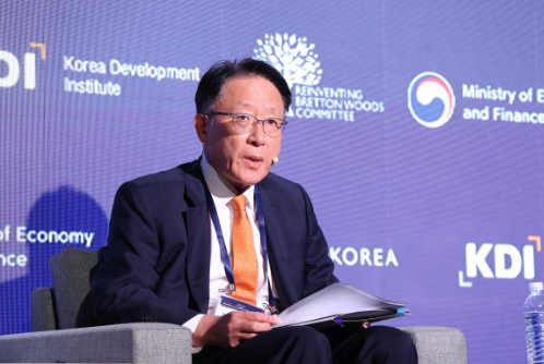 신성환 금통위원 "강달러, 미국 경제 상황 등으로 한국경제 어려움 가해질 수 있어"