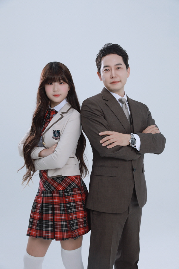 ‘65 수학 챌린지’를 진행 중인 서이브(좌)와 수학 스타강사 차길영 (수학싸부 제공)