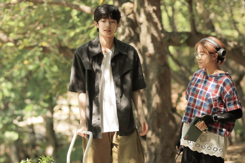 배우 정수현X감독 김수정, 학대피해아동 지원 사업 기부 ‘훈훈’