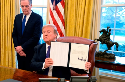 (상보) 트럼프 "취임 첫날 멕시코·캐나다 제품에 25% 관세...중국산 10% 추가 부과"