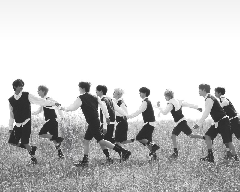 크래비티, 흑백 패스파인더 공개…찬란한 청춘美