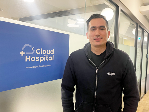 클라우드호스피탈 나자로브 술래이만 대표의 모습