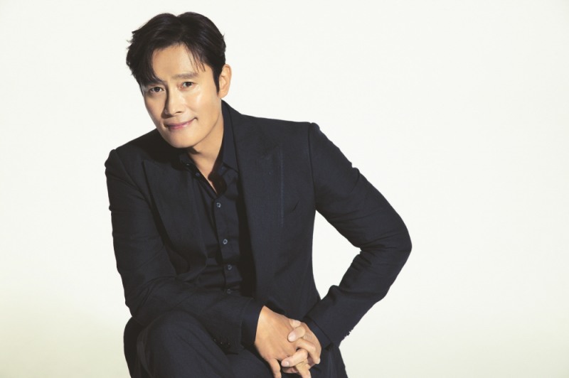 김범수, 내달 11일 '25주년 콘서트 필름 : 여행' 개봉…이병헌, 내레이션 참여