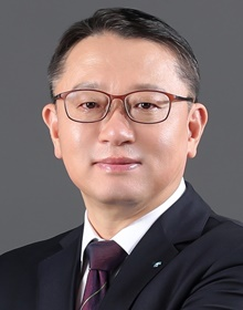 우리은행 차기 행장 후보로 정진완 우리은행 중소기업그룹 집행부행장 추천돼