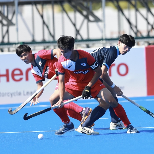 한국과 일본의 경기 모습.