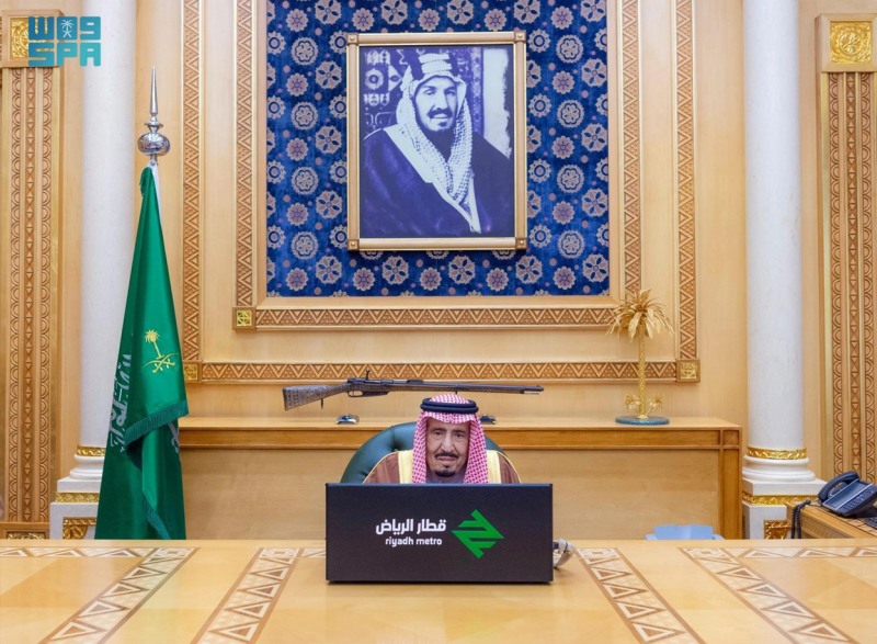 사우디 국왕이 직접 리야드 메트로 개통을 선언하고 있다