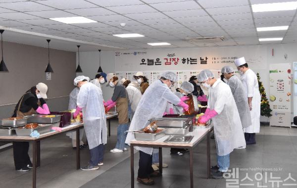 김장 봉사활동 현장 (원주연세의료원 제공)