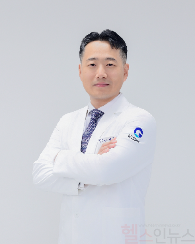 배우식 굳건병원 원장