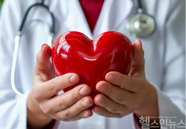 겨울철 큰 일교차와 스트레스가 부르는 심근경색. 갑작스러운 흉통이 대표적인 전조 증상으로 골든타임 내 신속하게 치료하는 것이 중요하다. (클립아트코리아)