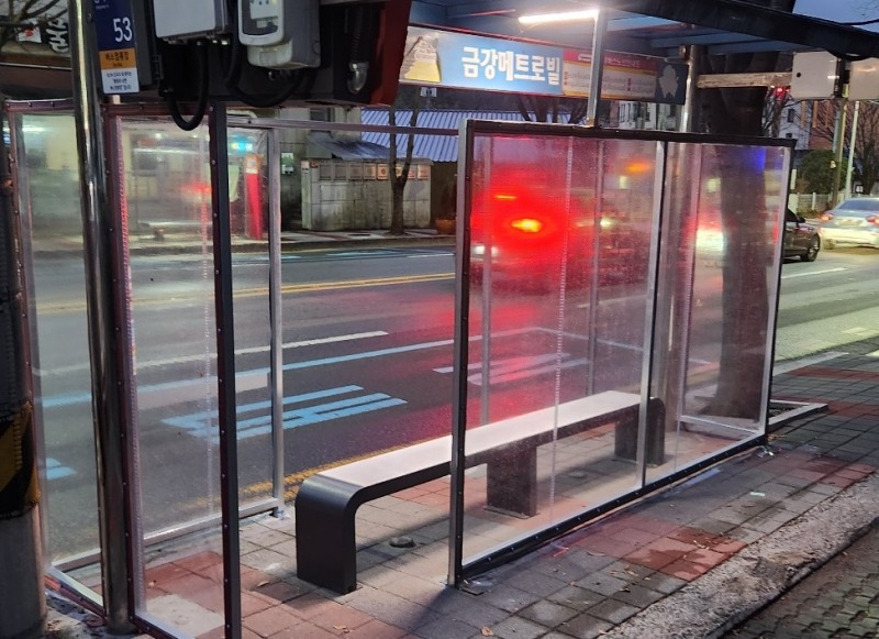 버스승강장 바람막이 (사진제공 = 순천시)