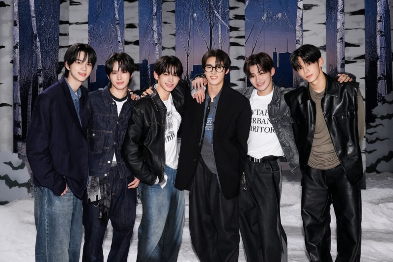 TWS 싱글 1집, 日 오리콘 데일리 싱글 랭킹 1위 직행…‘2024년 최고 신인’ 위엄