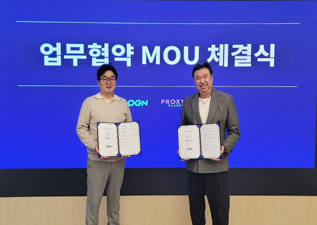 OGN 남윤승 대표(왼쪽)와 프록시플래닛 박영목 대표(사진=OGN 제공).