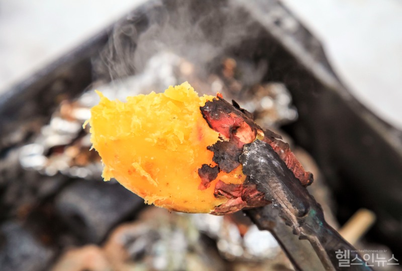 고구마는 추운 겨울철 건강까지 챙길 수 있는 최고의 간식이다. (클립아트코리아)