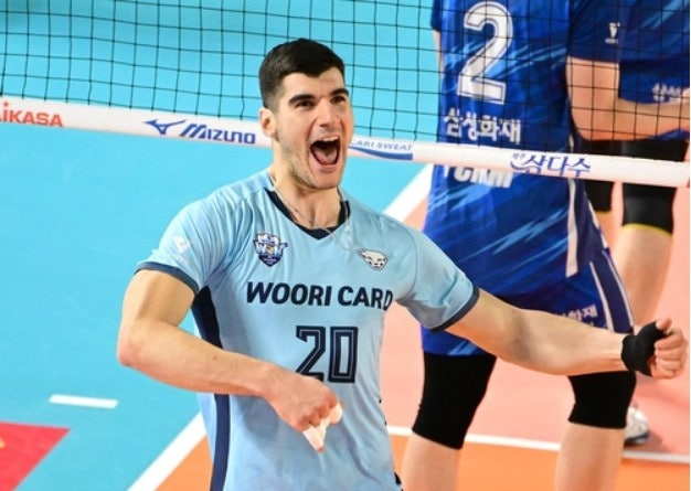 V리그 데뷔전에서 승리한 우리카드 니콜리치